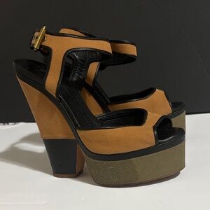 Stylish Tan and Black Platform Heels